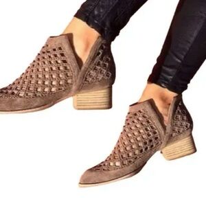 Jeffrey Campbell Taggart Suede Laser Ankle Boots Size 8